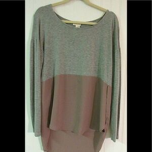 Anthropologie top by Meadow Rue gray & dusty mauve Small